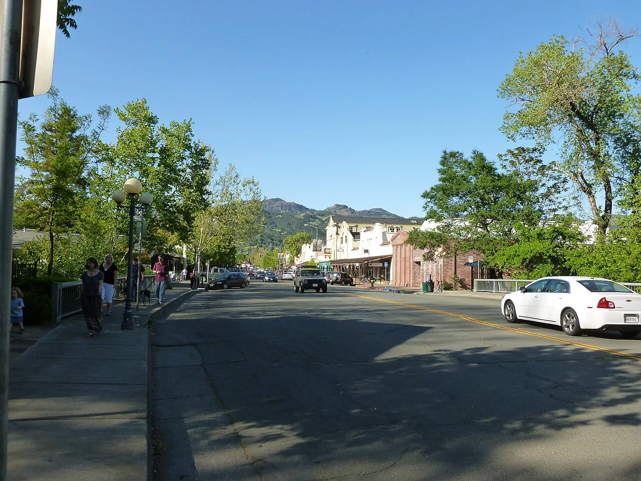 Lincoln Avenue in Calistoga, Napa Valley